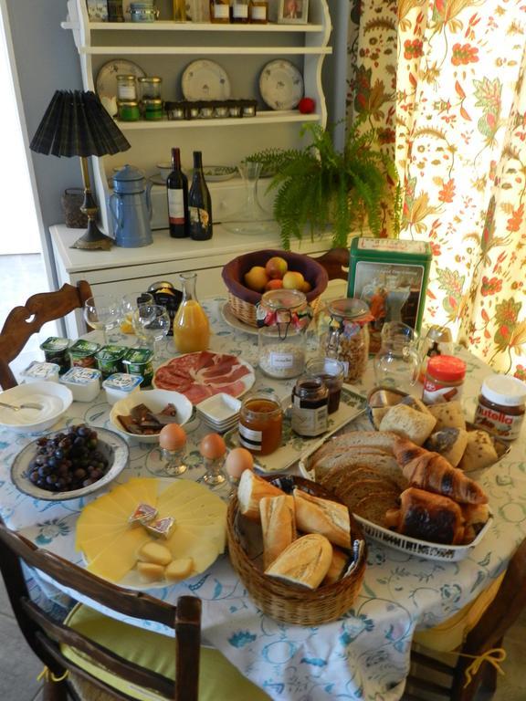 Les Broussous Bed and Breakfast Sauve Exteriör bild