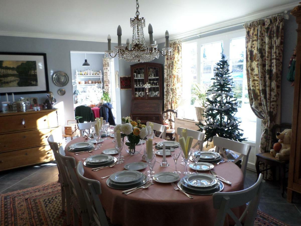 Les Broussous Bed and Breakfast Sauve Exteriör bild